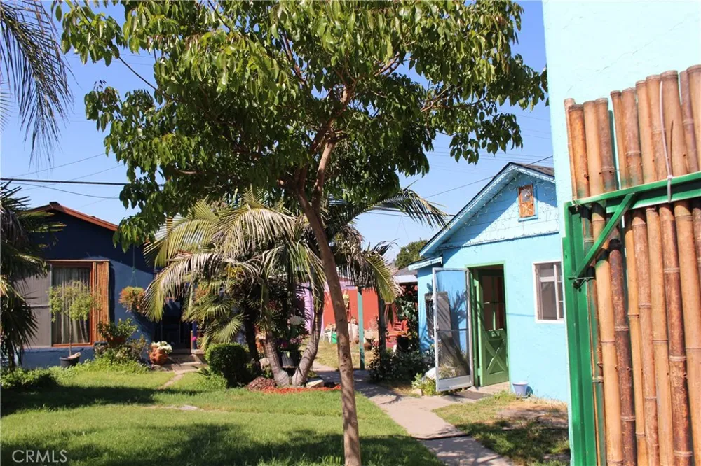6101 Clara Street Bell Gardens, CA 90201