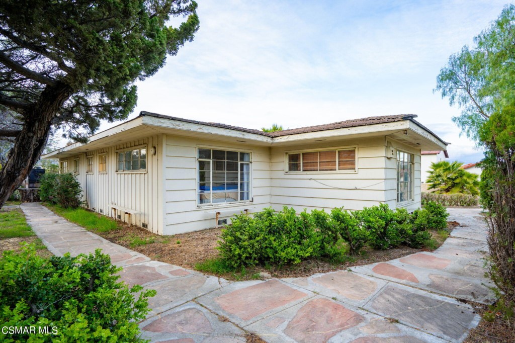 10901 Darling Road Ventura, CA 93004