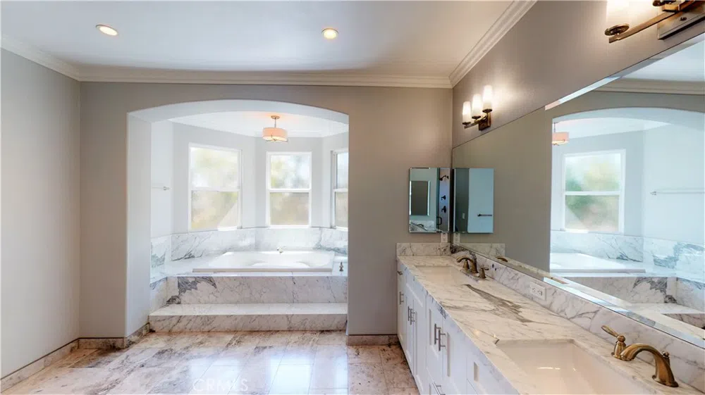 2520 Robinson Street Redondo Beach, CA 90278