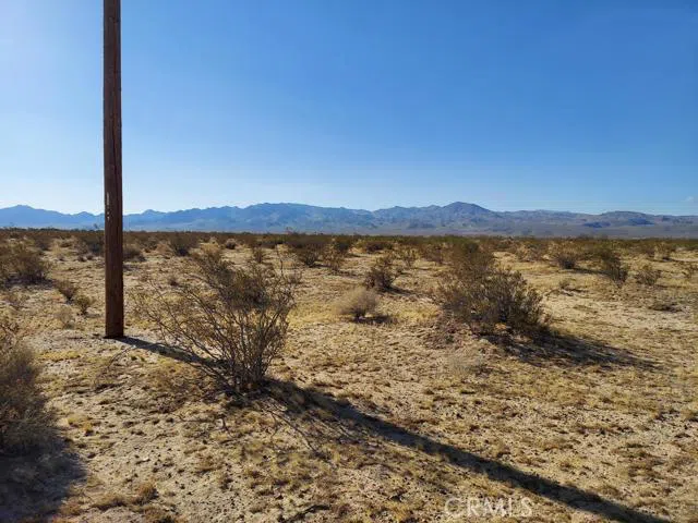 1 Coventry Street Newberry Springs, CA 92365