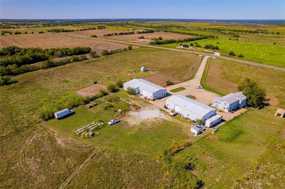 22534 State Highway 56 Southmayd, TX 76273