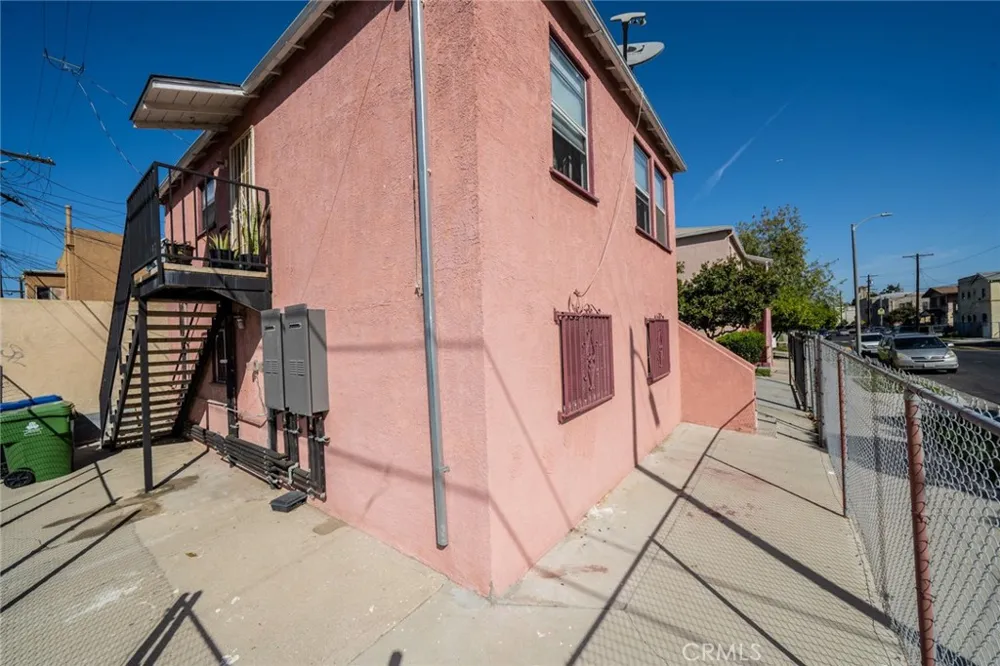 4607 Wadsworth Avenue Los Angeles, CA 90011