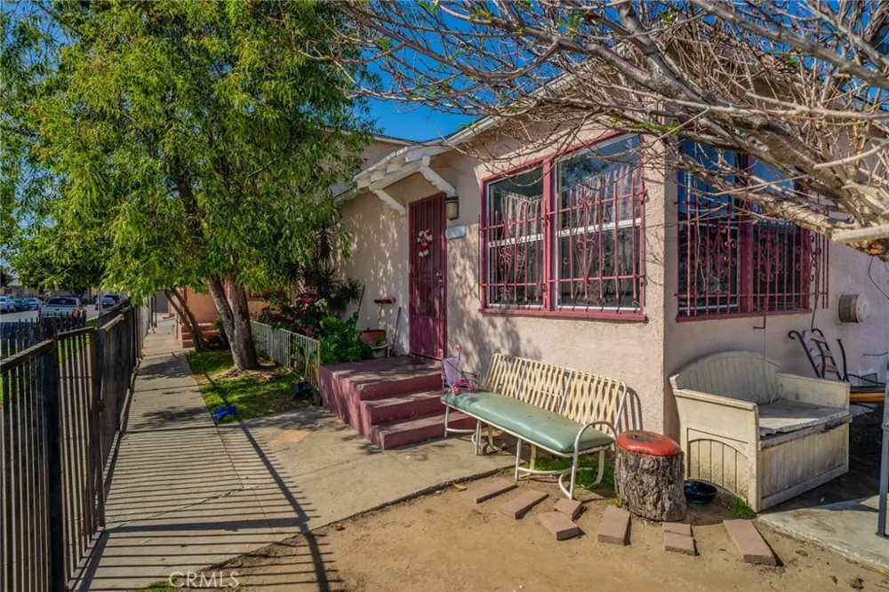4607 Wadsworth Avenue Los Angeles, CA 90011