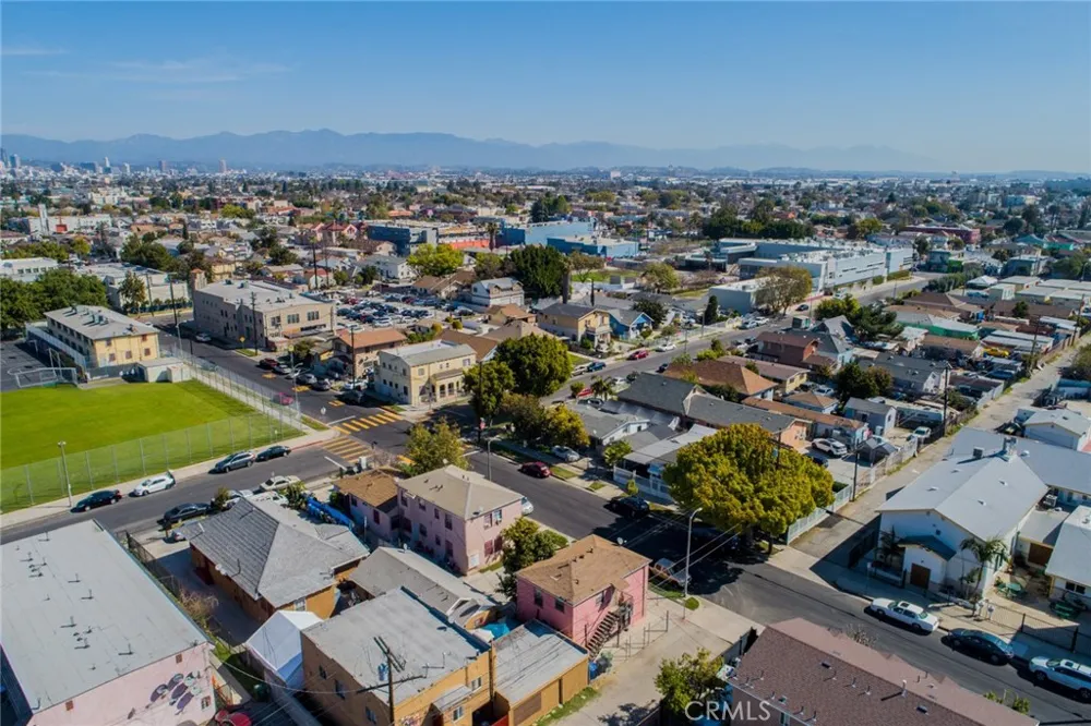 4607 Wadsworth Avenue Los Angeles, CA 90011