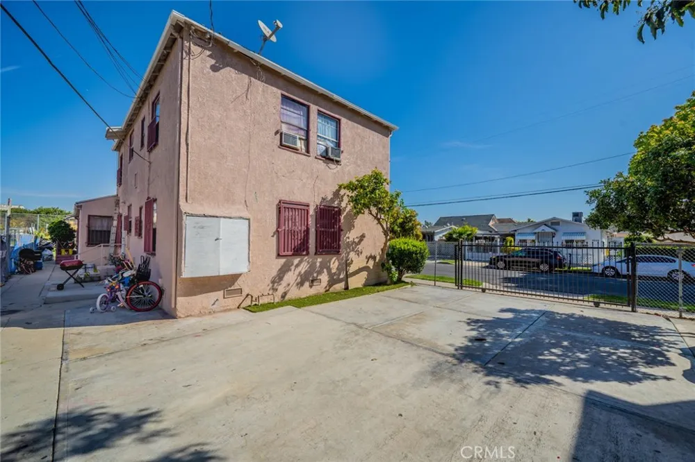 4607 Wadsworth Avenue Los Angeles, CA 90011
