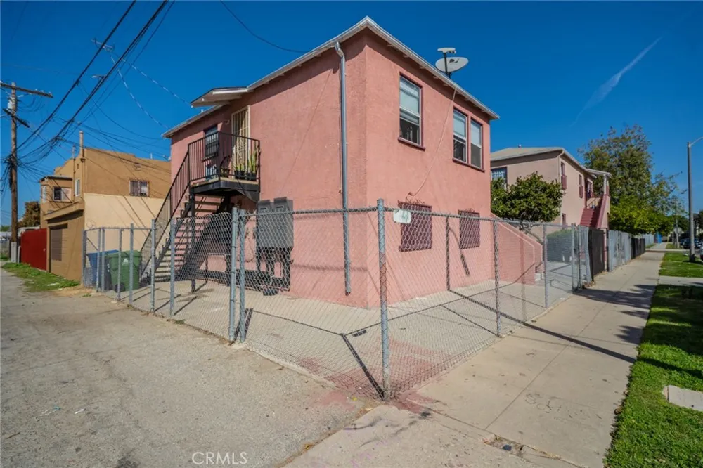 4607 Wadsworth Avenue Los Angeles, CA 90011