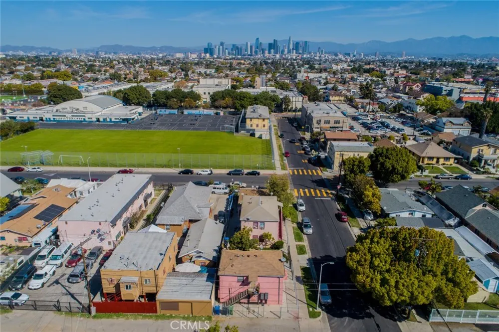 4607 Wadsworth Avenue Los Angeles, CA 90011