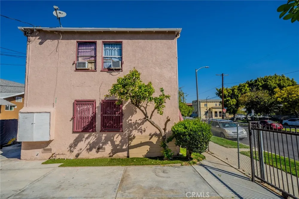 4607 Wadsworth Avenue Los Angeles, CA 90011