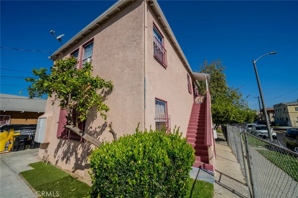 4607 Wadsworth Avenue Los Angeles, CA 90011