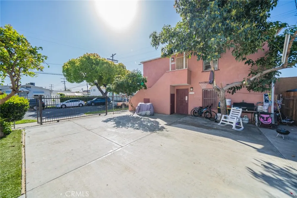 4607 Wadsworth Avenue Los Angeles, CA 90011