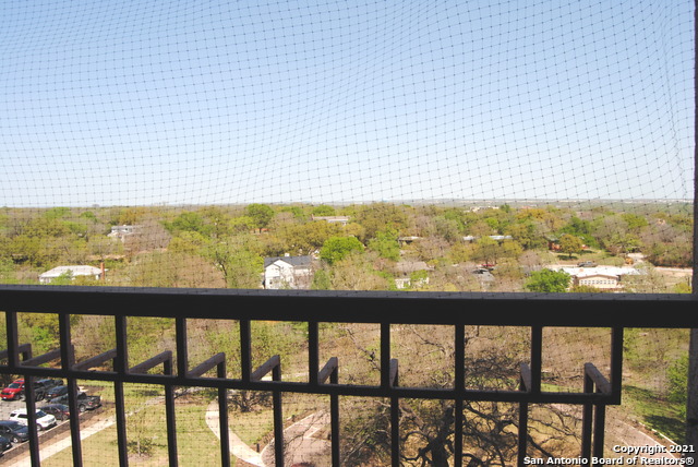 1 Towers Park Ln #703