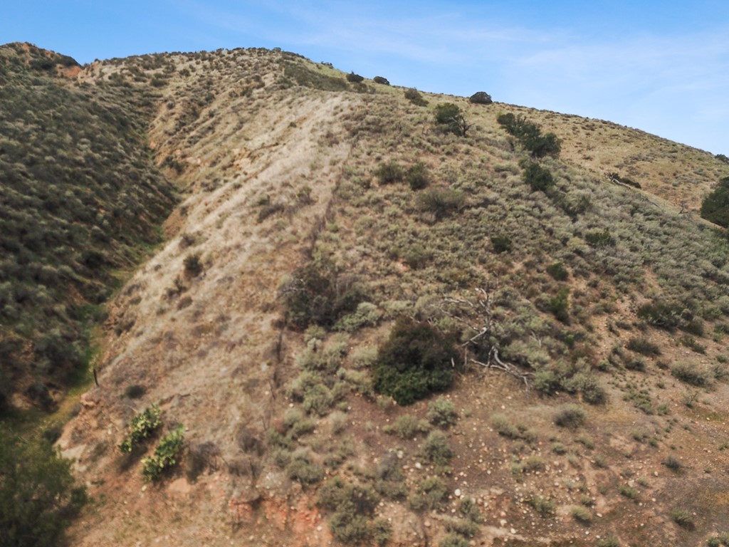 5946 Oak Knolls Road Simi Valley, CA 93063