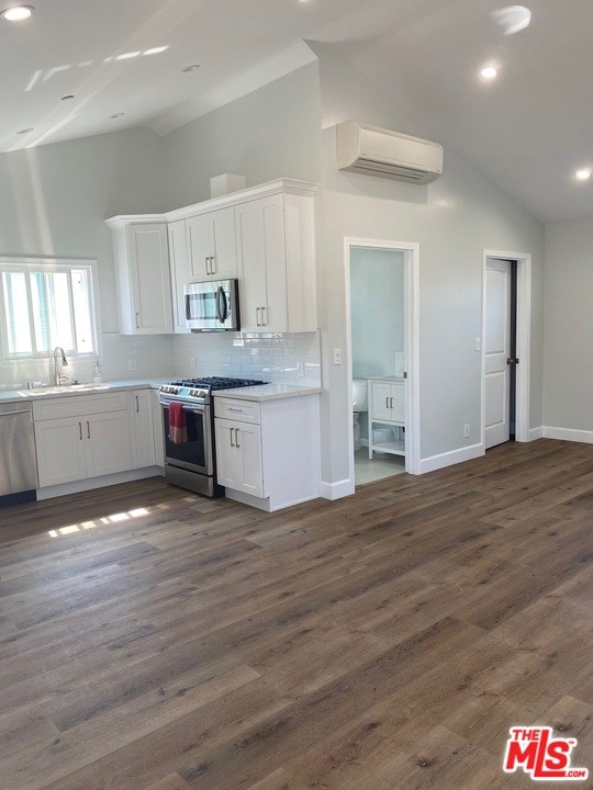 2009 Pearl Street #B