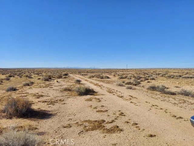 5 Harper Lake Road Hinkley, CA 92347