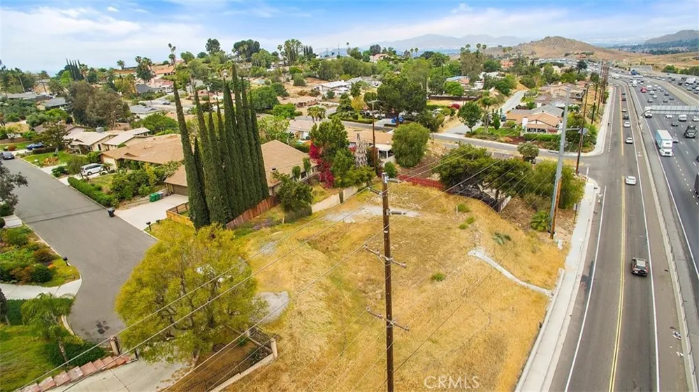 20517 Claremont Riverside, CA 92507