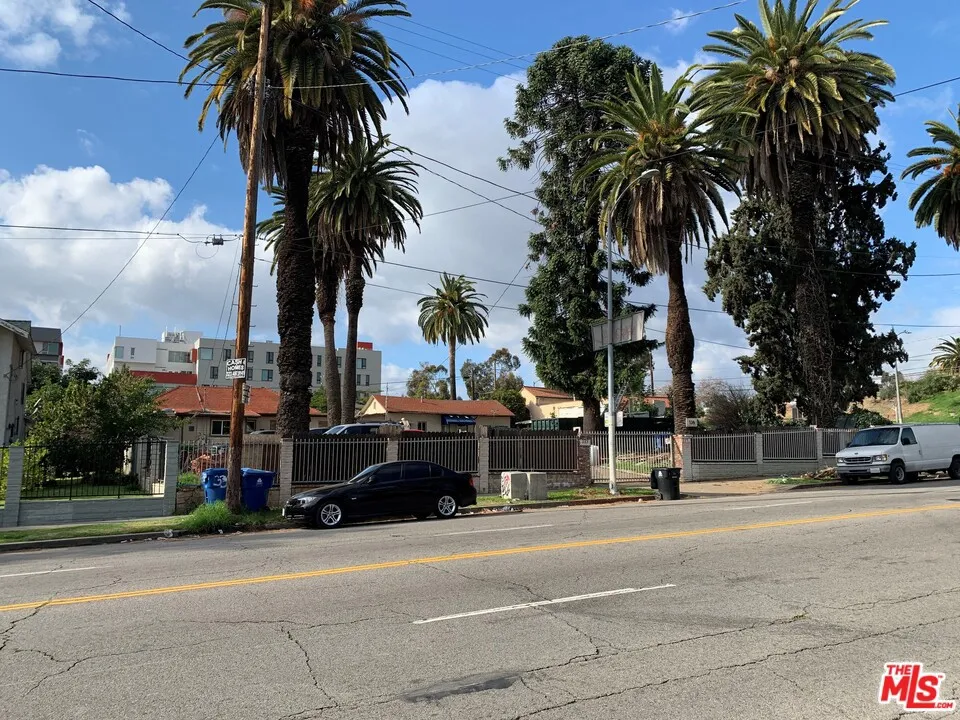 339 Virgil Avenue Los Angeles, CA 90004