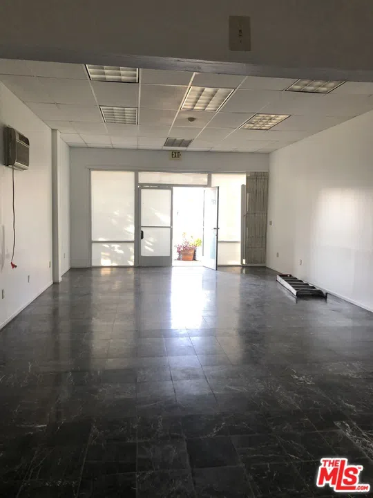 1702 S Hoover Street Los Angeles, CA 90006