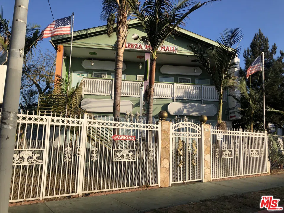 1702 S Hoover Street Los Angeles, CA 90006