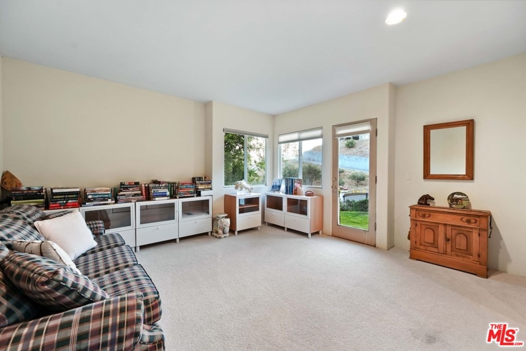 26763 Mulholland Calabasas, CA 91302