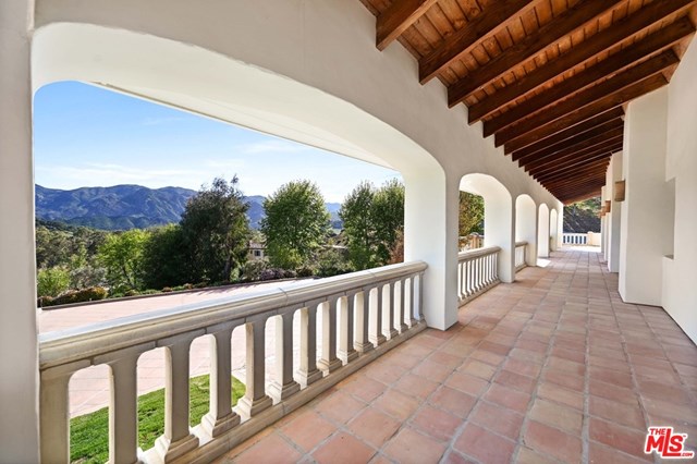 26763 Mulholland Calabasas, CA 91302