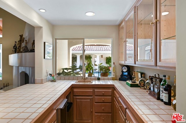 26763 Mulholland Calabasas, CA 91302