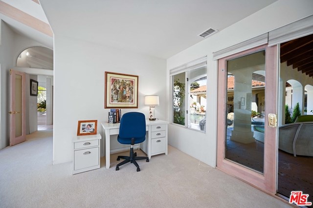 26763 Mulholland Calabasas, CA 91302