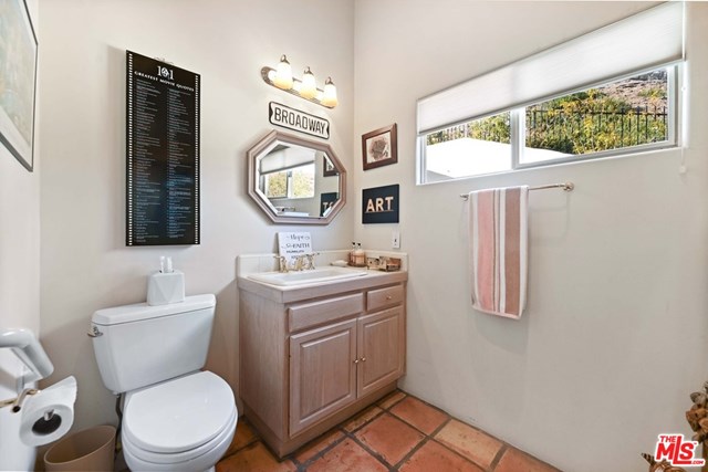 26763 Mulholland Calabasas, CA 91302