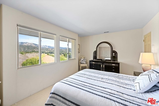 26763 Mulholland Calabasas, CA 91302