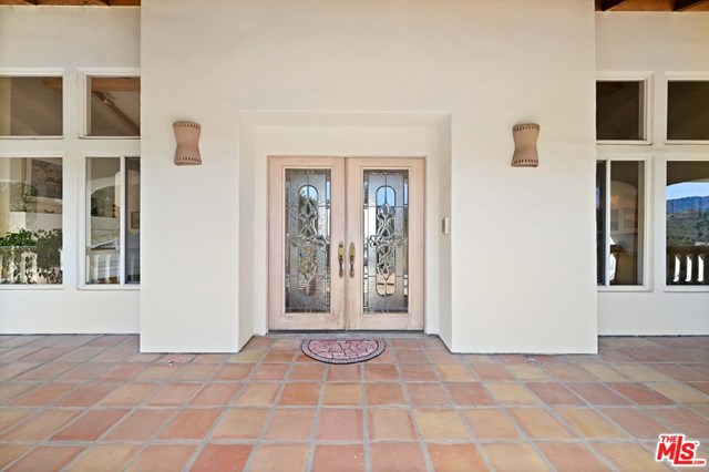 26763 Mulholland Calabasas, CA 91302