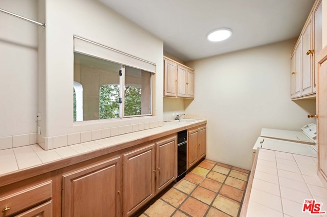 26763 Mulholland Calabasas, CA 91302