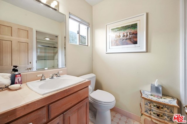 26763 Mulholland Calabasas, CA 91302