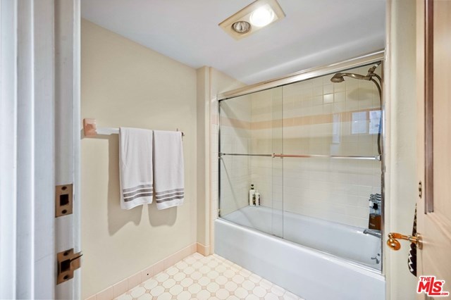 26763 Mulholland Calabasas, CA 91302