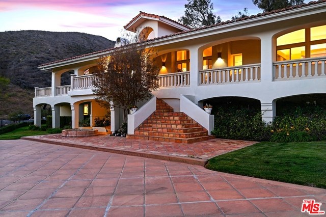 26763 Mulholland Calabasas, CA 91302