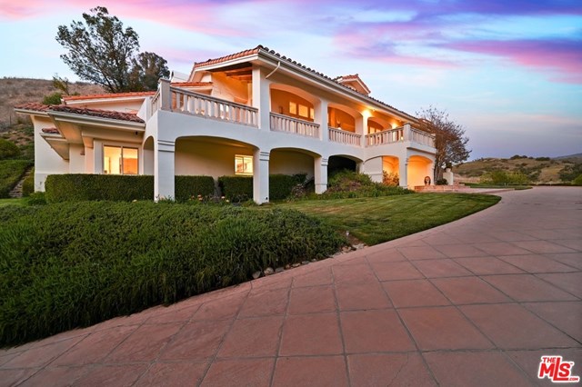 26763 Mulholland Calabasas, CA 91302