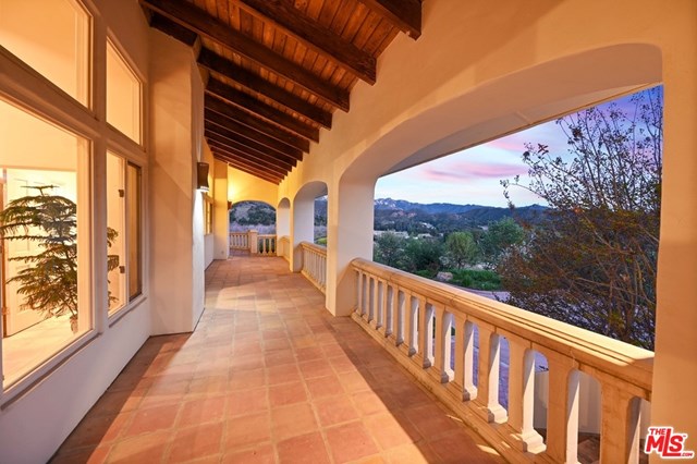 26763 Mulholland Calabasas, CA 91302