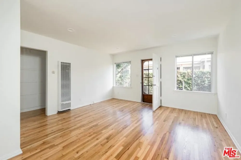 2339 Abbot Kinney Boulevard Venice, CA 90291