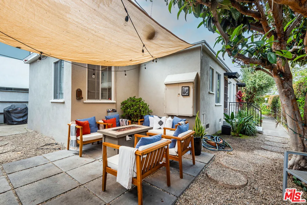 2339 Abbot Kinney Boulevard Venice, CA 90291