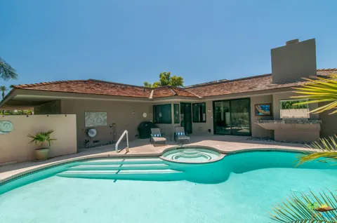 12 Whittier Court