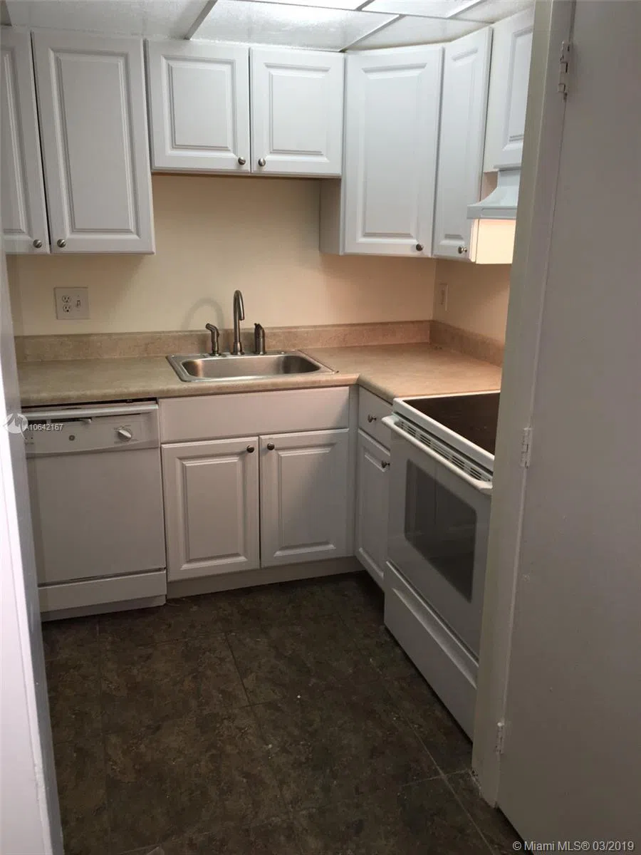 4164 Inverrary Dr #813 Lauderhill, FL 33319