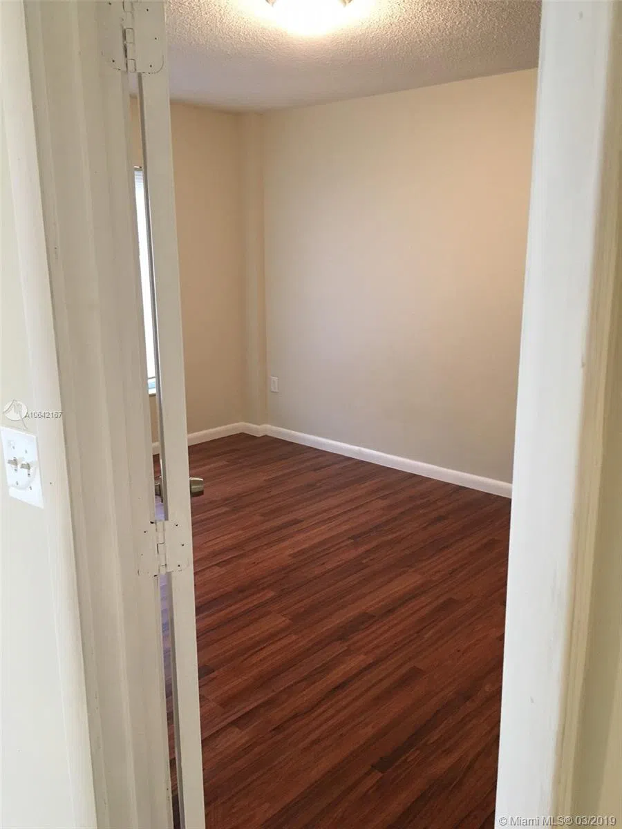 4164 Inverrary Dr #813 Lauderhill, FL 33319
