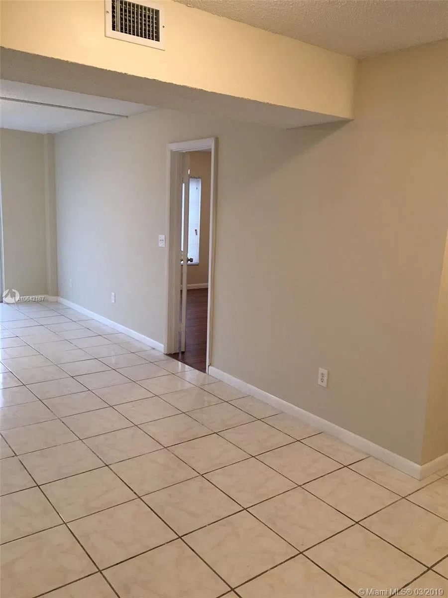 4164 Inverrary Dr #813 Lauderhill, FL 33319