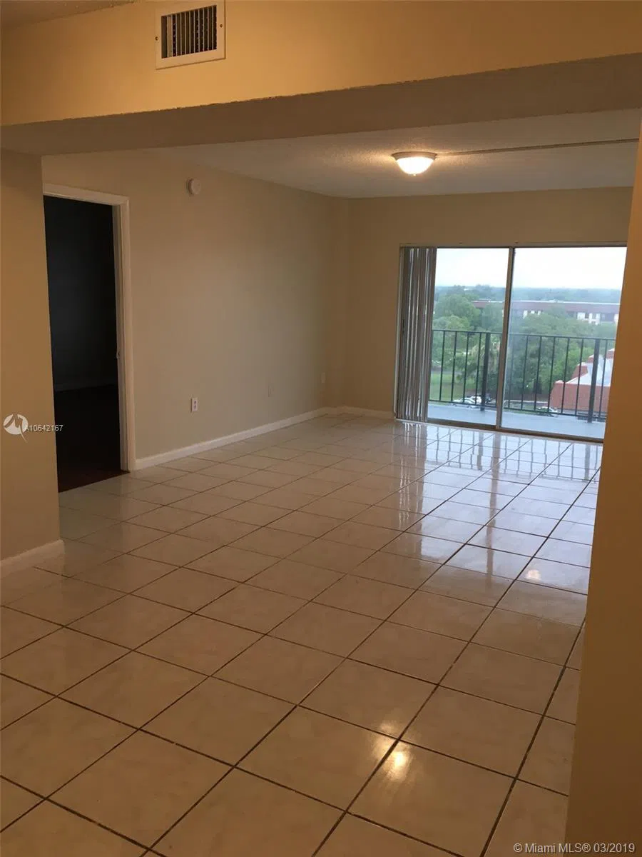 4164 Inverrary Dr #813 Lauderhill, FL 33319