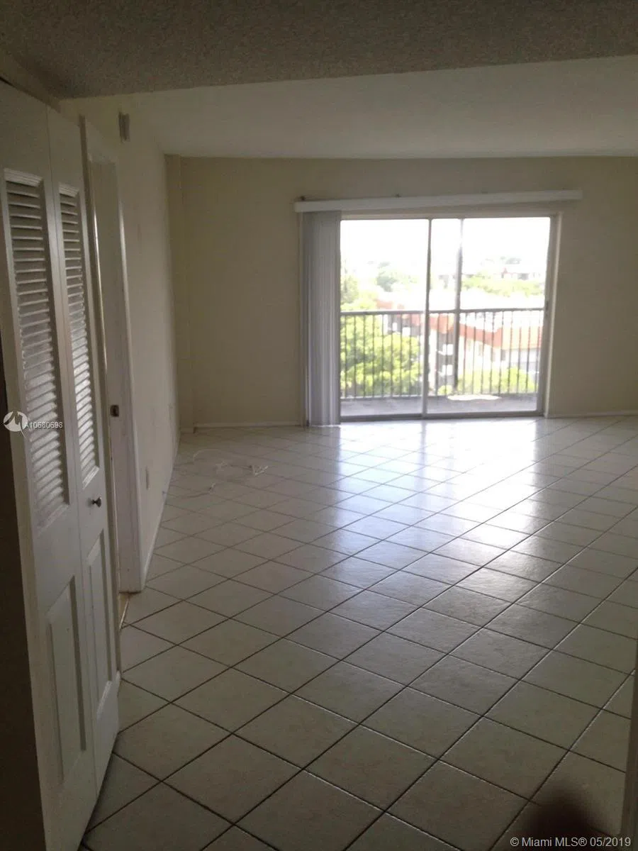 4174 Inverrary Dr #911 Lauderhill, FL 33319
