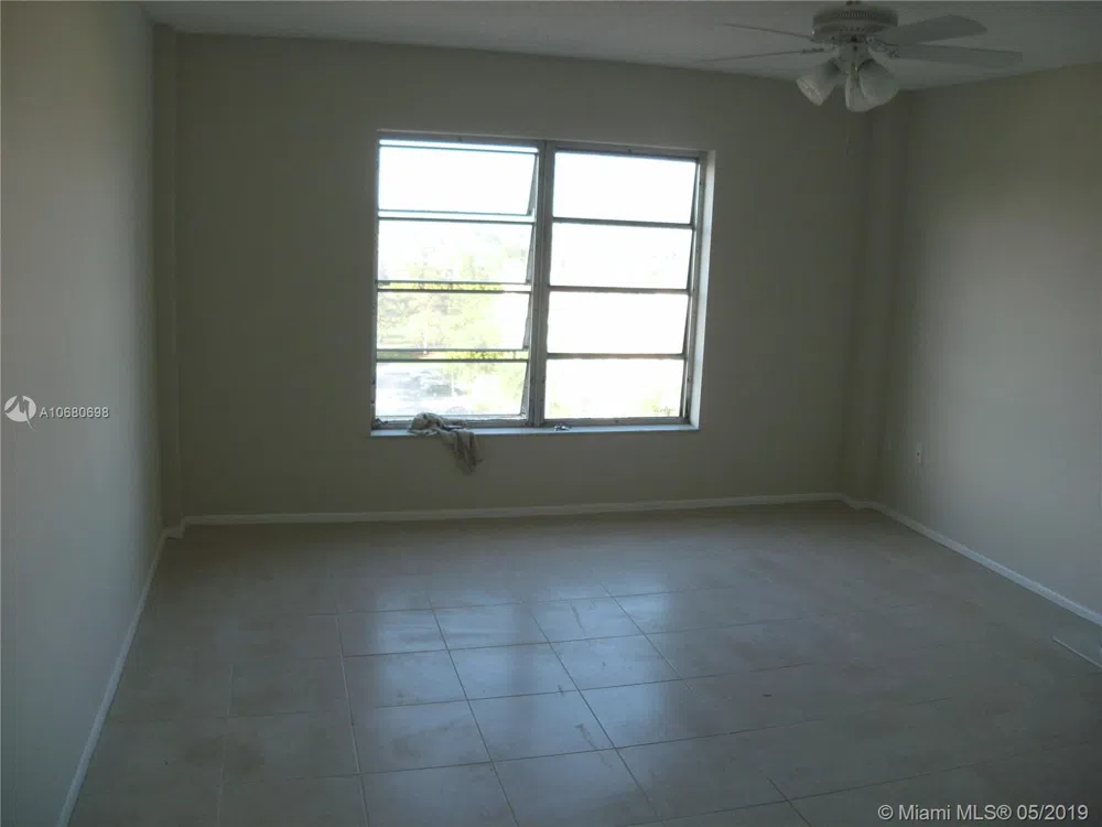 4174 Inverrary Dr #911 Lauderhill, FL 33319