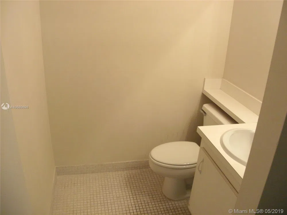 4174 Inverrary Dr #911 Lauderhill, FL 33319