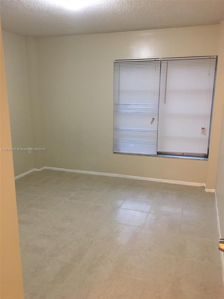 4170 Inverrary Dr #111 Lauderhill, FL 33319