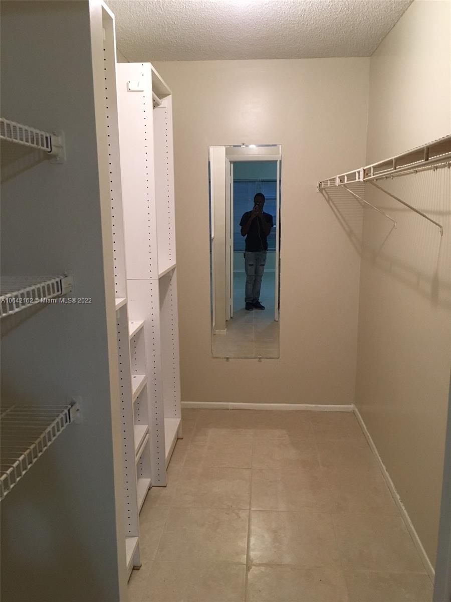 4170 Inverrary Dr #111 Lauderhill, FL 33319