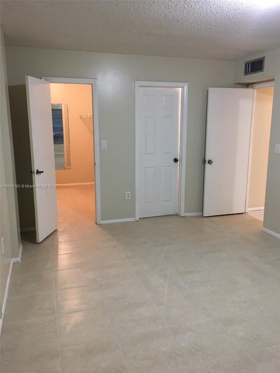4170 Inverrary Dr #111 Lauderhill, FL 33319