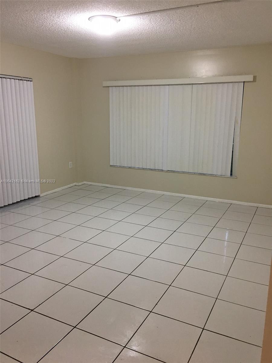 4170 Inverrary Dr #111 Lauderhill, FL 33319