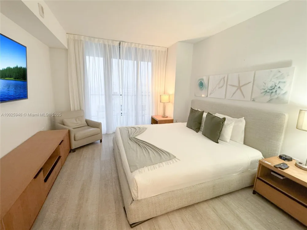 2602 E HALLANDALE BEACH BLVD #1605 Hallandale Beach, FL 33009